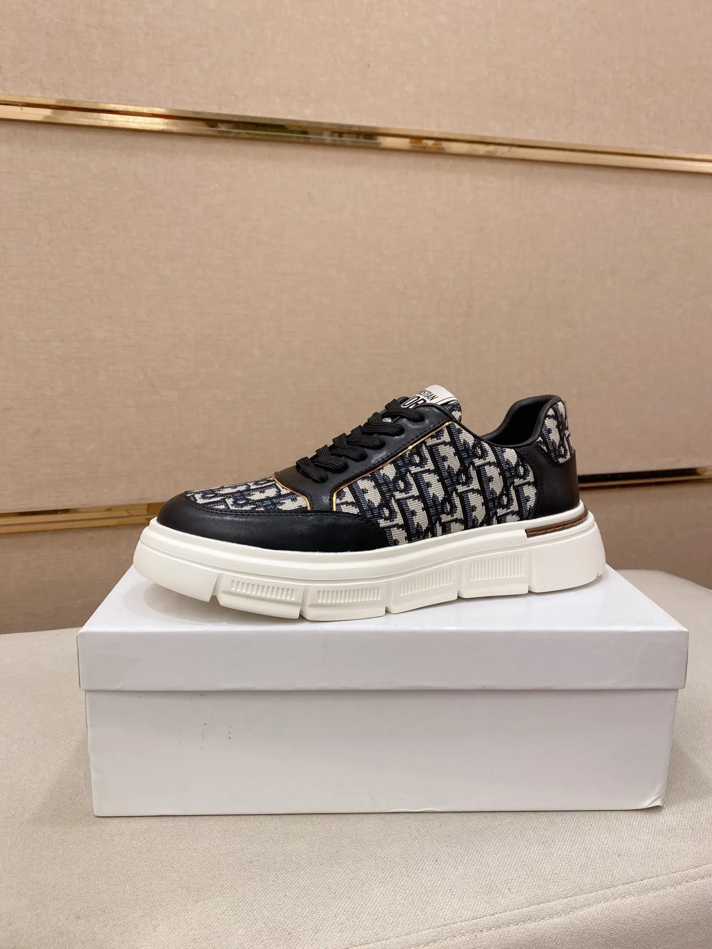 Men's men's shoes 💰 420💰🇮🇹🇮🇹Dior D new model is on sale at the same time, upper 🇮🇹Imported stretch fabric from Italy Fully imported sheepskin lining💪💪, completely 1⃣️ to 1⃣️🇮🇹💪💪, ⚠Sole: Original sole provided by the original factory, exclusive movable molded sole super comfortable, ⚠Original factory follow-up, 🔍🔍high quality, you can come in and out at will, welcome to compare⚠. Code number:38-44